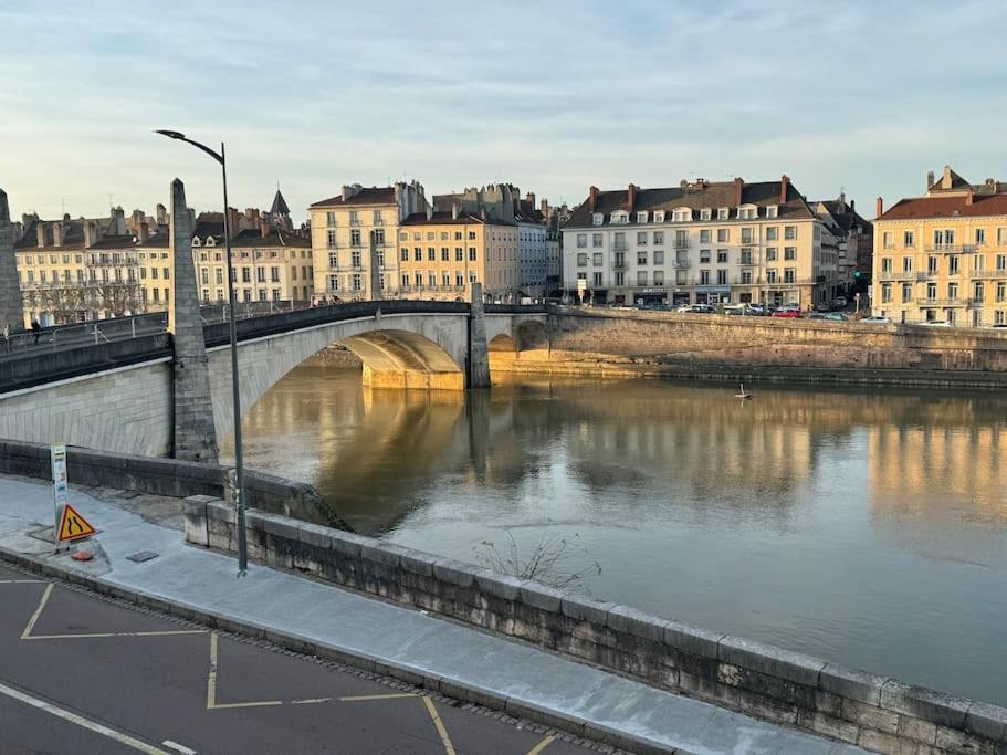 Appartement Avec Magnifique Vue Sur La Saone Et Son Balcon Chalon-sur-Saône Zewnętrze zdjęcie